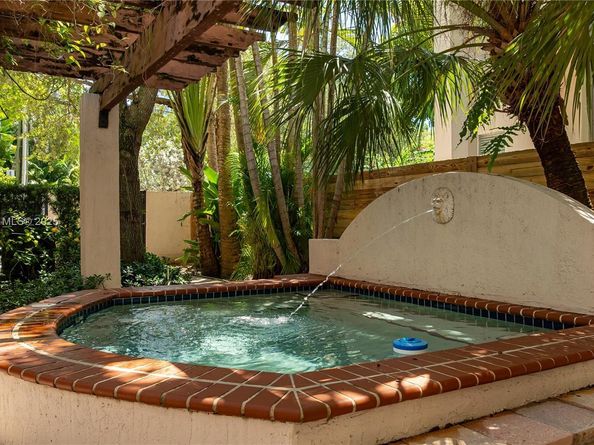 2818 Coconut Ave 2818, Miami FL 33133