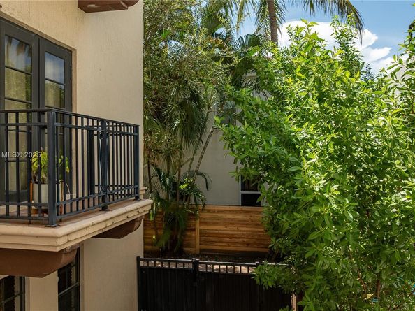 2818 Coconut Ave 2818, Miami FL 33133