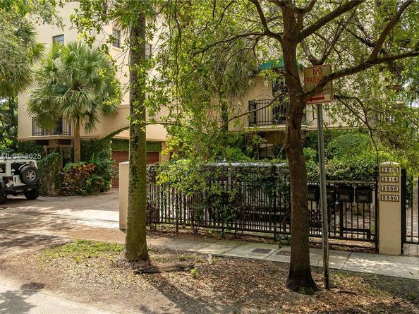 2818 Coconut Ave 2818, Miami FL 33133
