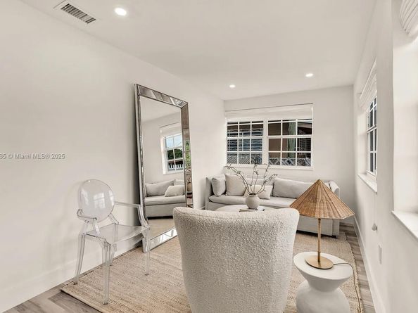 1237 NW 33rd Ave, Miami FL 33125