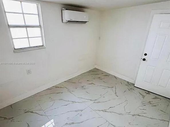 1237 NW 33rd Ave, Miami FL 33125