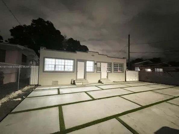 1237 NW 33rd Ave, Miami FL 33125
