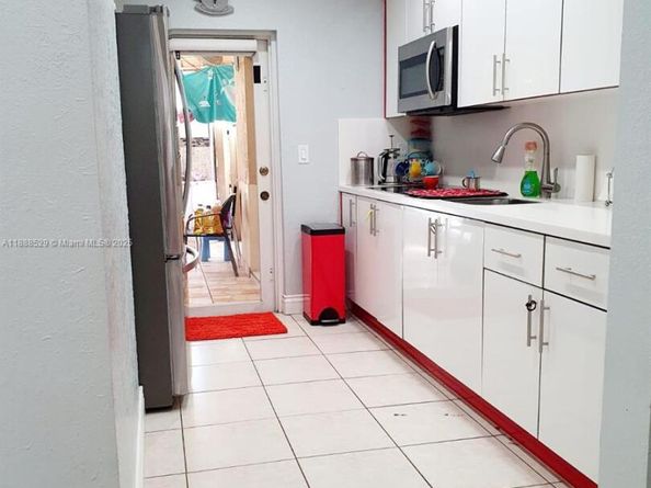298 E 3rd St 102, Hialeah FL 33010