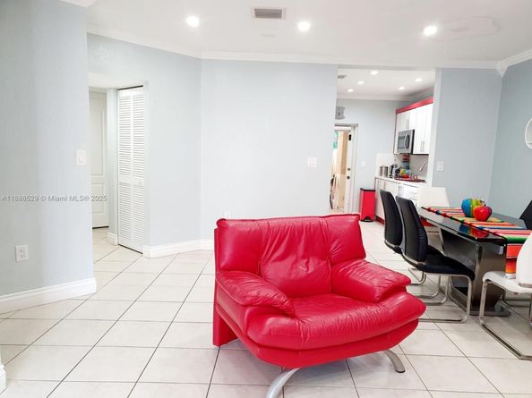 298 E 3rd St 102, Hialeah FL 33010