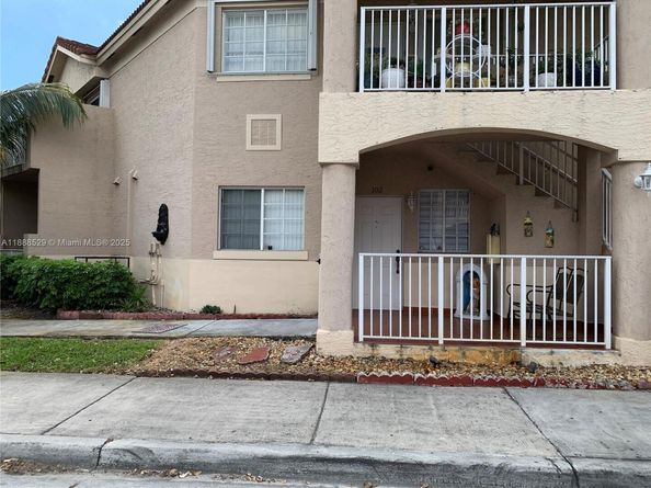 298 E 3rd St 102, Hialeah FL 33010