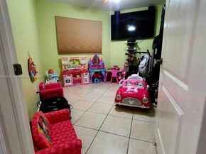 298 E 3rd St 102, Hialeah FL 33010