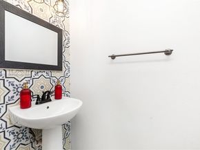 10930 Periwinkle Ln, Tamarac FL 33321