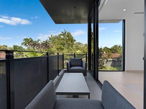 621 W 44th St, Miami Beach FL 33140