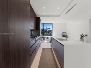 621 W 44th St, Miami Beach FL 33140