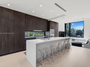 621 W 44th St, Miami Beach FL 33140