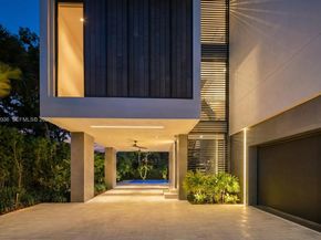 621 W 44th St, Miami Beach FL 33140