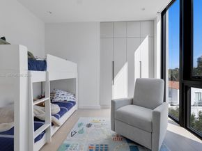 621 W 44th St, Miami Beach FL 33140