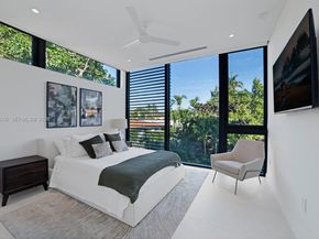 621 W 44th St, Miami Beach FL 33140