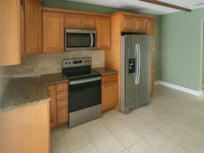 9209 NW 49th Pl, Sunrise FL 33351