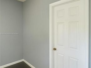 9209 NW 49th Pl, Sunrise FL 33351