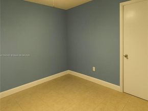 9209 NW 49th Pl, Sunrise FL 33351