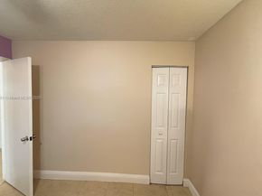 9209 NW 49th Pl, Sunrise FL 33351
