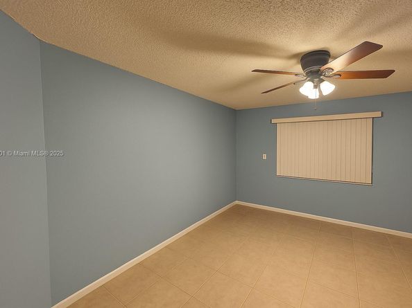 9209 NW 49th Pl, Sunrise FL 33351