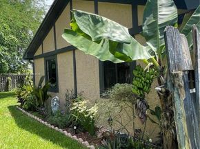 9209 NW 49th Pl, Sunrise FL 33351