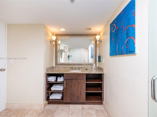 2670 E Sunrise Blvd 724, Fort Lauderdale FL 33304