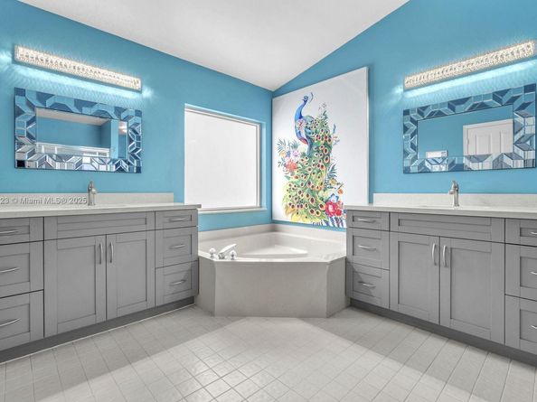 214 SW 180th Ave, Pembroke Pines FL 33029
