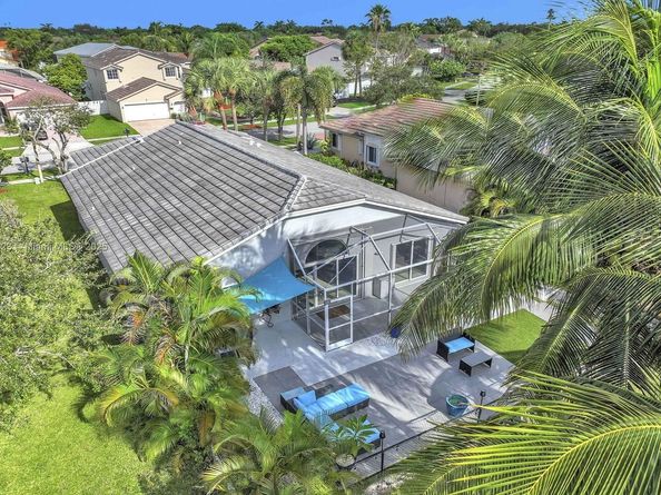 214 SW 180th Ave, Pembroke Pines FL 33029