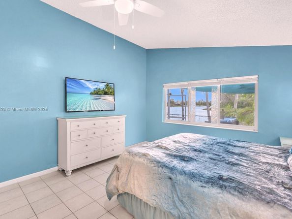 214 SW 180th Ave, Pembroke Pines FL 33029