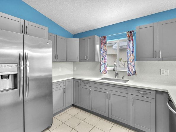 214 SW 180th Ave, Pembroke Pines FL 33029