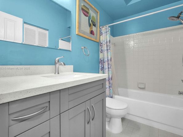 214 SW 180th Ave, Pembroke Pines FL 33029