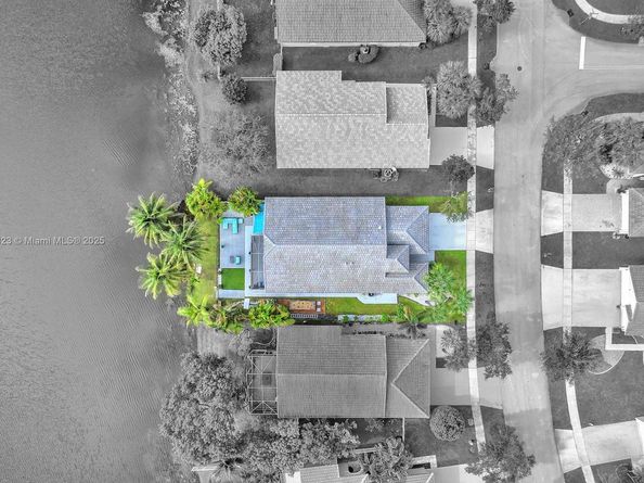 214 SW 180th Ave, Pembroke Pines FL 33029