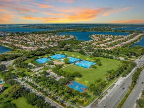 214 SW 180th Ave, Pembroke Pines FL 33029