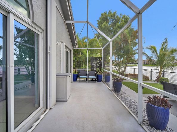 214 SW 180th Ave, Pembroke Pines FL 33029