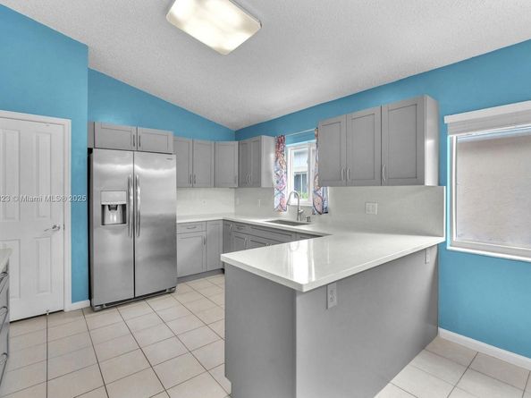 214 SW 180th Ave, Pembroke Pines FL 33029
