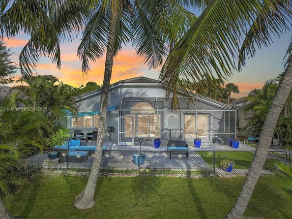 214 SW 180th Ave, Pembroke Pines FL 33029