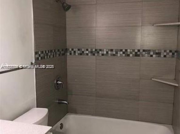 13920 Lake Placid Ct B15, Miami Lakes FL 33014