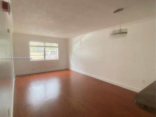 13920 Lake Placid Ct B15, Miami Lakes FL 33014