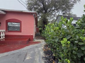 2764 NW 31st St, Miami FL 33142
