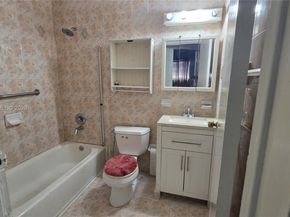 2764 NW 31st St, Miami FL 33142