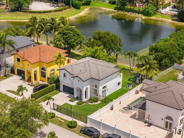 15931 SW 61st Ln, Miami FL 33193