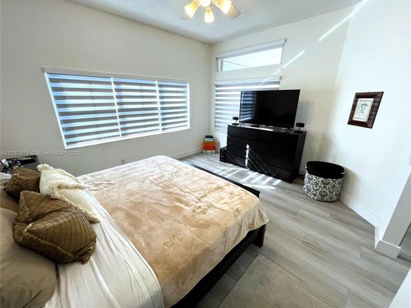1107 Fairfield Meadows Dr, Weston FL 33327