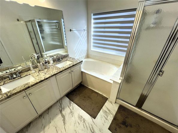 1107 Fairfield Meadows Dr, Weston FL 33327