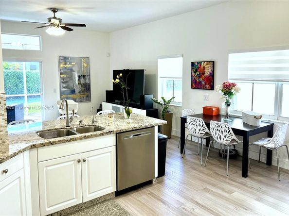 1107 Fairfield Meadows Dr, Weston FL 33327