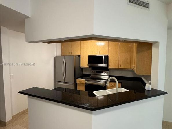 801 Brickell Key Blvd 1005, Miami FL 33131