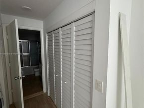 801 Brickell Key Blvd 1005, Miami FL 33131