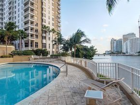 801 Brickell Key Blvd 1005, Miami FL 33131