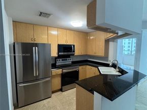 801 Brickell Key Blvd 1005, Miami FL 33131