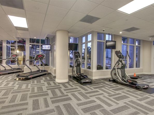 801 Brickell Key Blvd 1005, Miami FL 33131