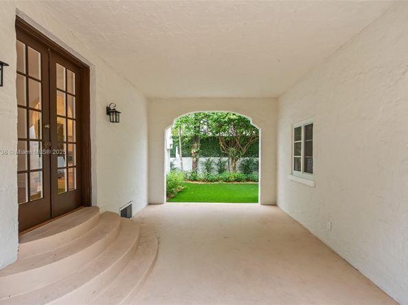 1202 Granada Blvd, Coral Gables FL 33134