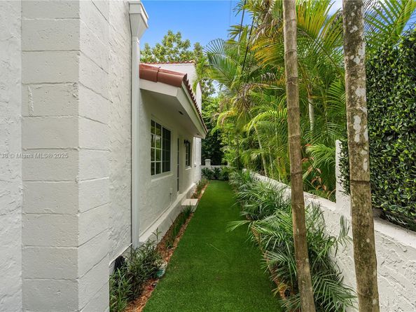1202 Granada Blvd, Coral Gables FL 33134