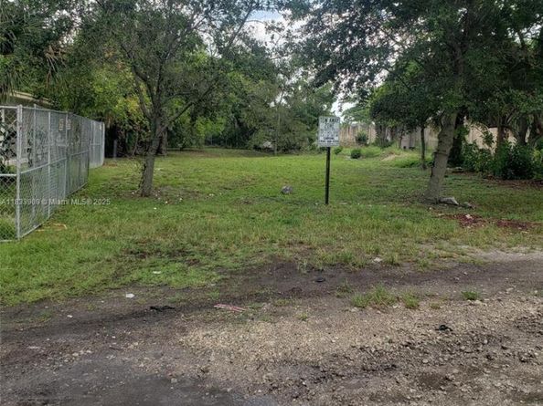 894 SW 9th Ct, Pompano Beach FL 33060
